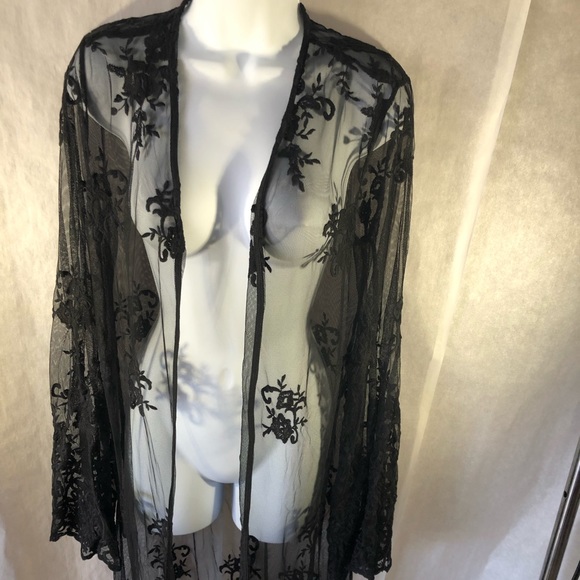 Forever 21 Jackets & Blazers - Forever 21 full length lace cover size small